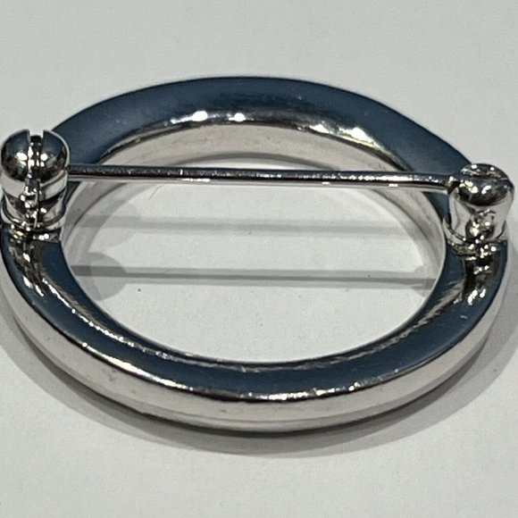 Vintage Unbranded Silver Toned Rhinestone Circle Scarf Pin Brooch - Picture 6 of 11